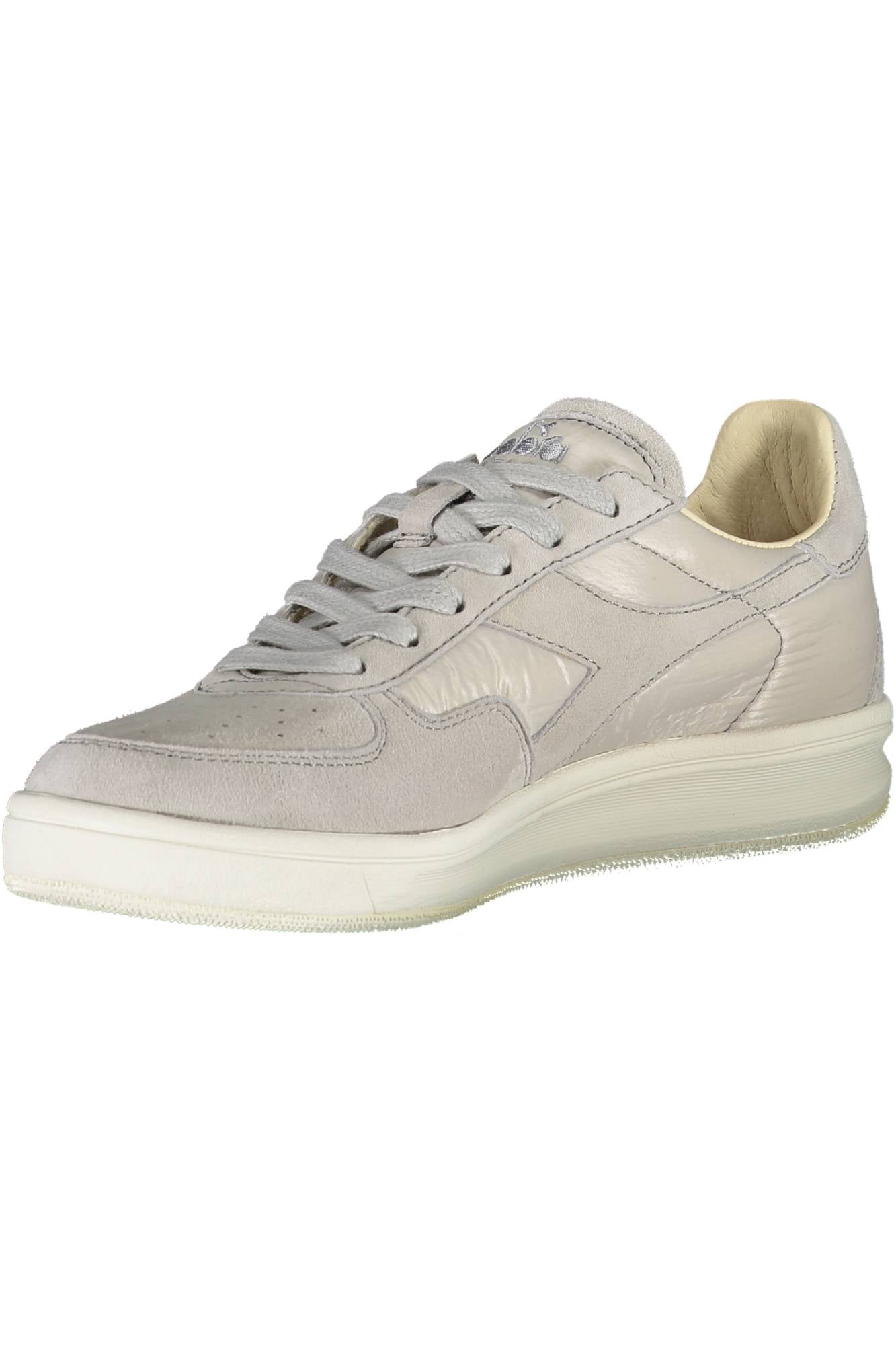 DIADORA