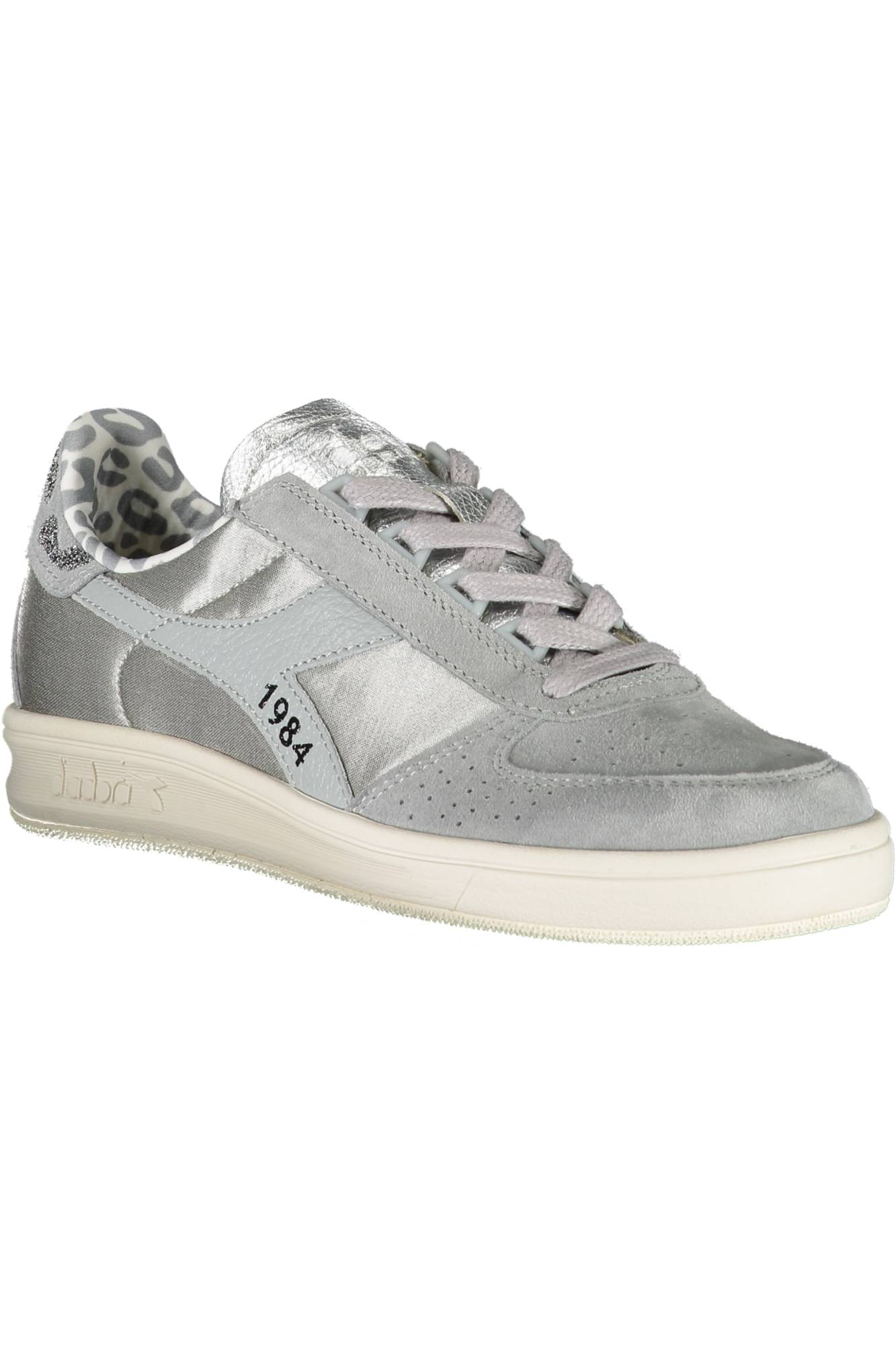DIADORA