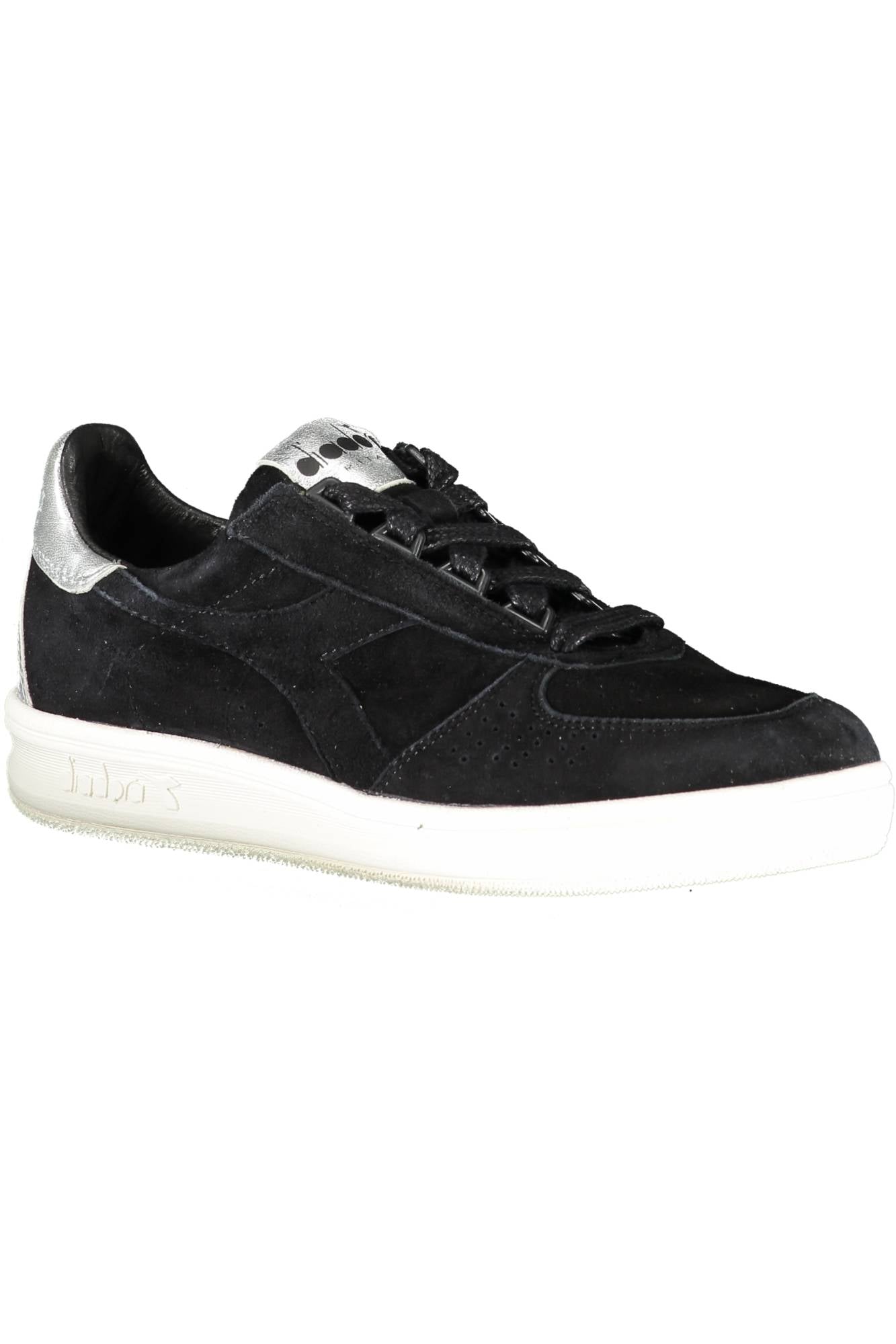 DIADORA