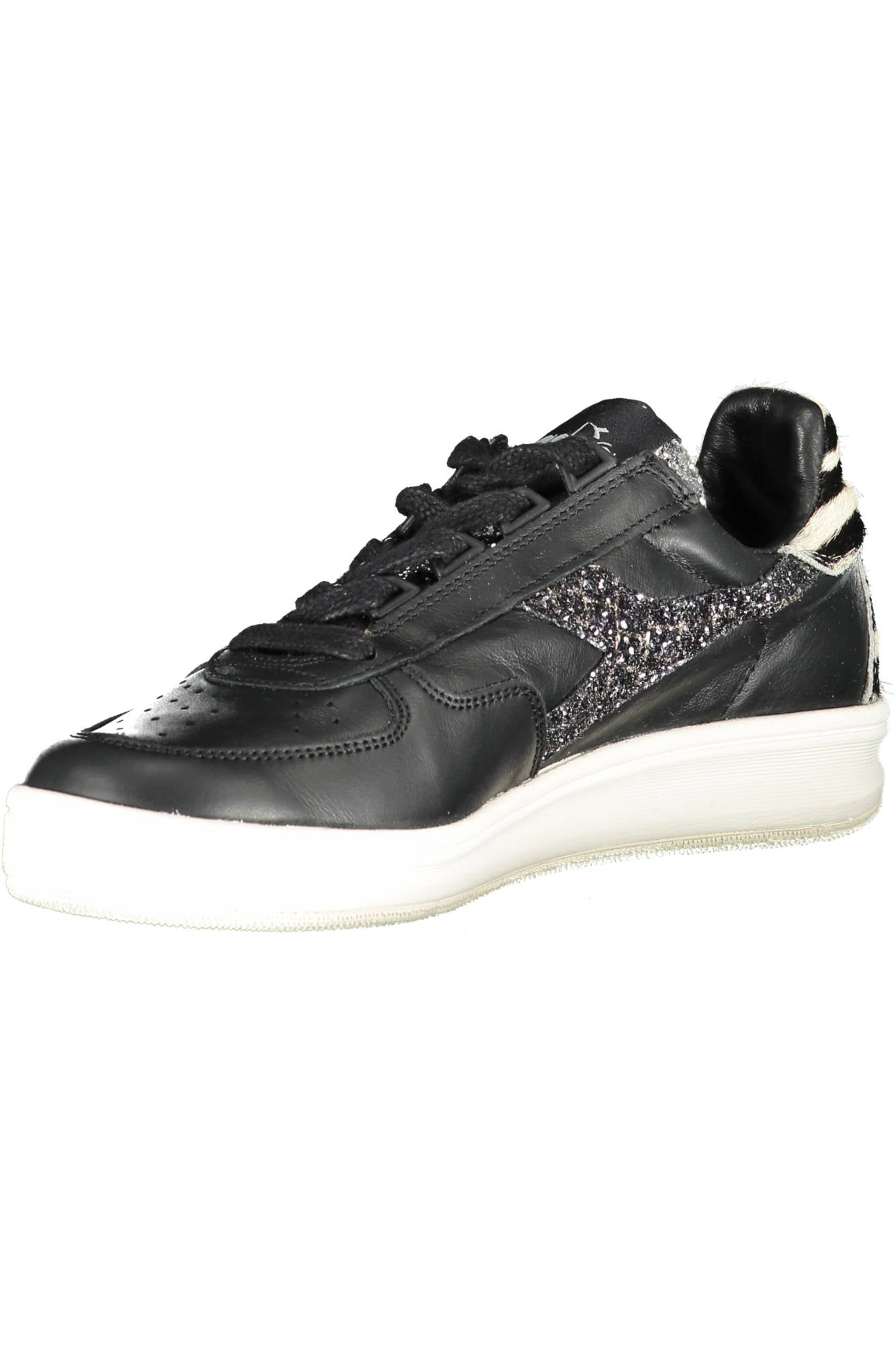 DIADORA