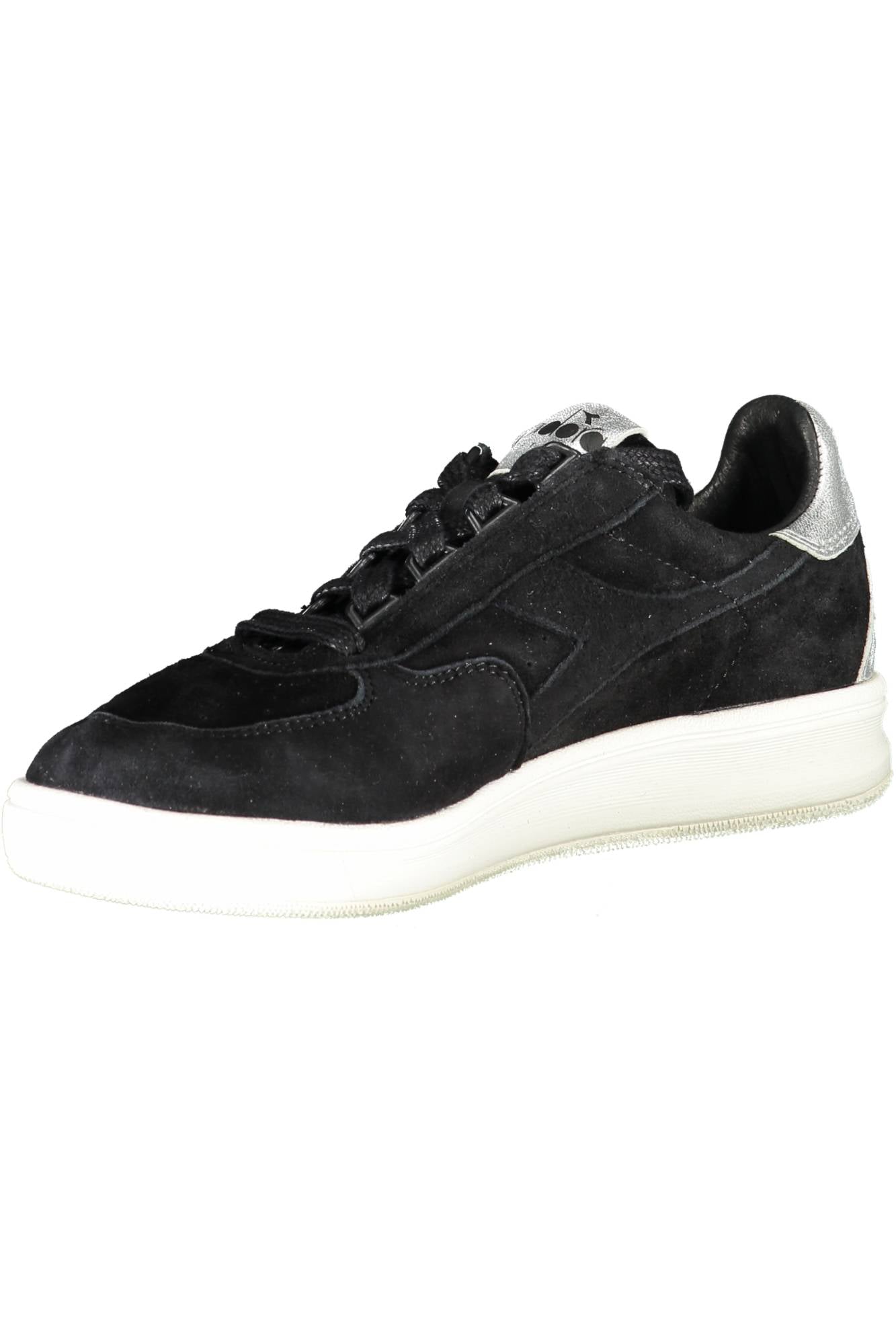DIADORA
