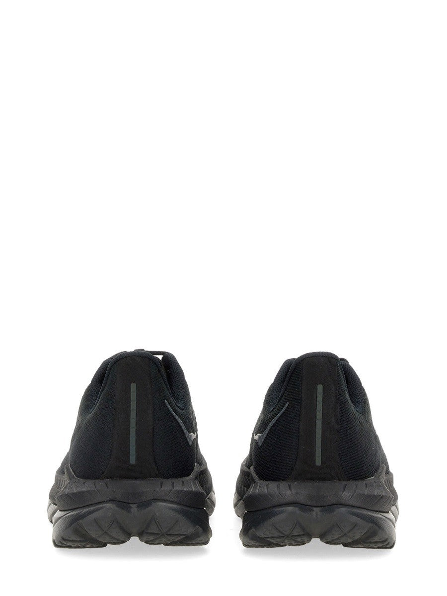 HOKA ONE ONE
